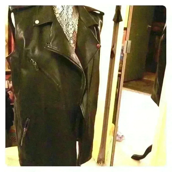 Faux leather vest sz sm - Picture 1 of 3